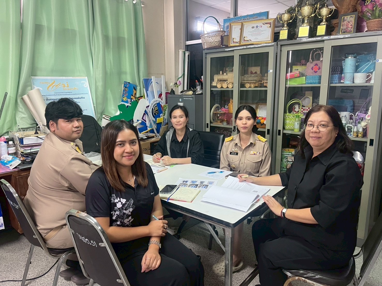 สพอ.บ้านบึง จ.ชลบุรี ประชุมเจ้าหน้าที่พัฒนาชุมชนอำเภอบ้านบึง