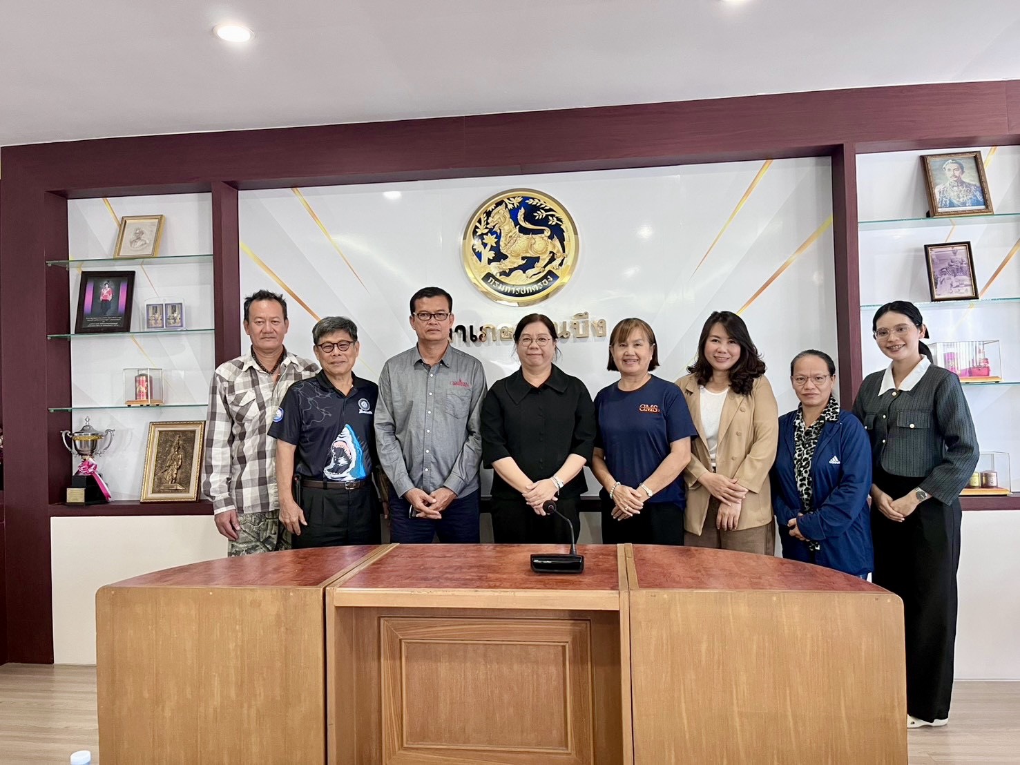 สพอ.บ้านบึง ดำเนินการประชุมคณะกรรมการเครือข่ายศูนย์เรียนรู้การพัฒนาคุณภาพชีวิตตามหลักทฤษฎีใหม่ ประยุกต์สู่ “โคก หนอง นา” อำเภอบ้านบึง