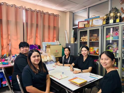 สพอ.บ้านบึง จ.ชลบุรี ประชุมเจ้าหน้าที่พัฒนาชุมชนอำเภอบ้านบึง